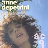 Anne Depetrini, À Côté