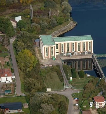 Découvrez une centrale hydroélectrique centenaire