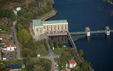 Découvrez une centrale hydroélectrique centenaire
