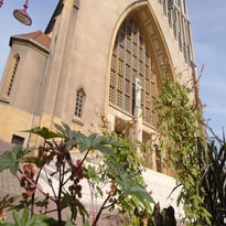 Visite libre ou guidée de l'église Sainte-Jeanne-d'Arc