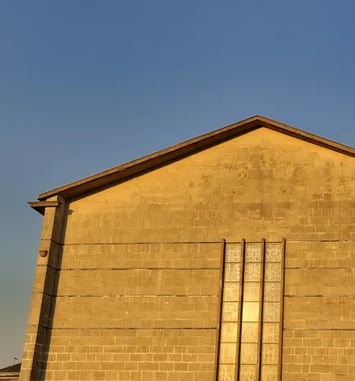 Visitez librement une église au style résolument moderne