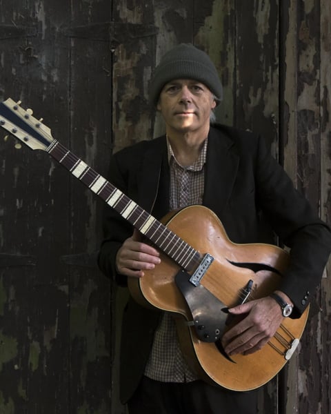Greg Malcolm Solo, De bruit et de fureur, L’Oriole