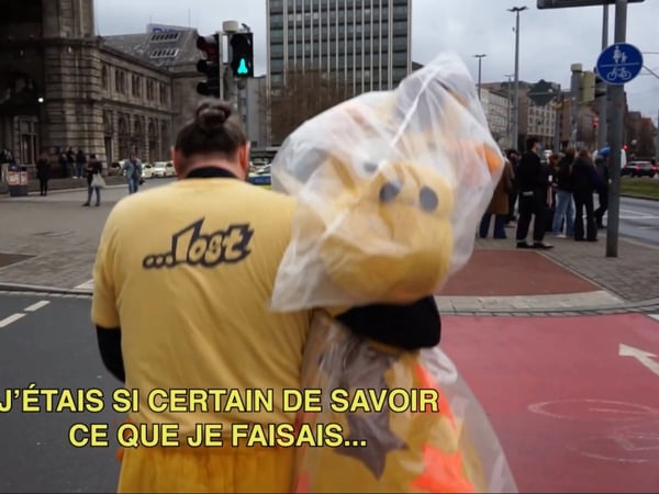 Exposition - Lost Giraffe